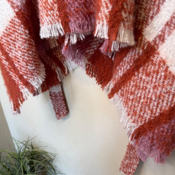 Max Stuido | Fuzzy Fringe Belted Open Front Relaxed Fall Blanket Kimono Cardigan - Picture 12 of 14